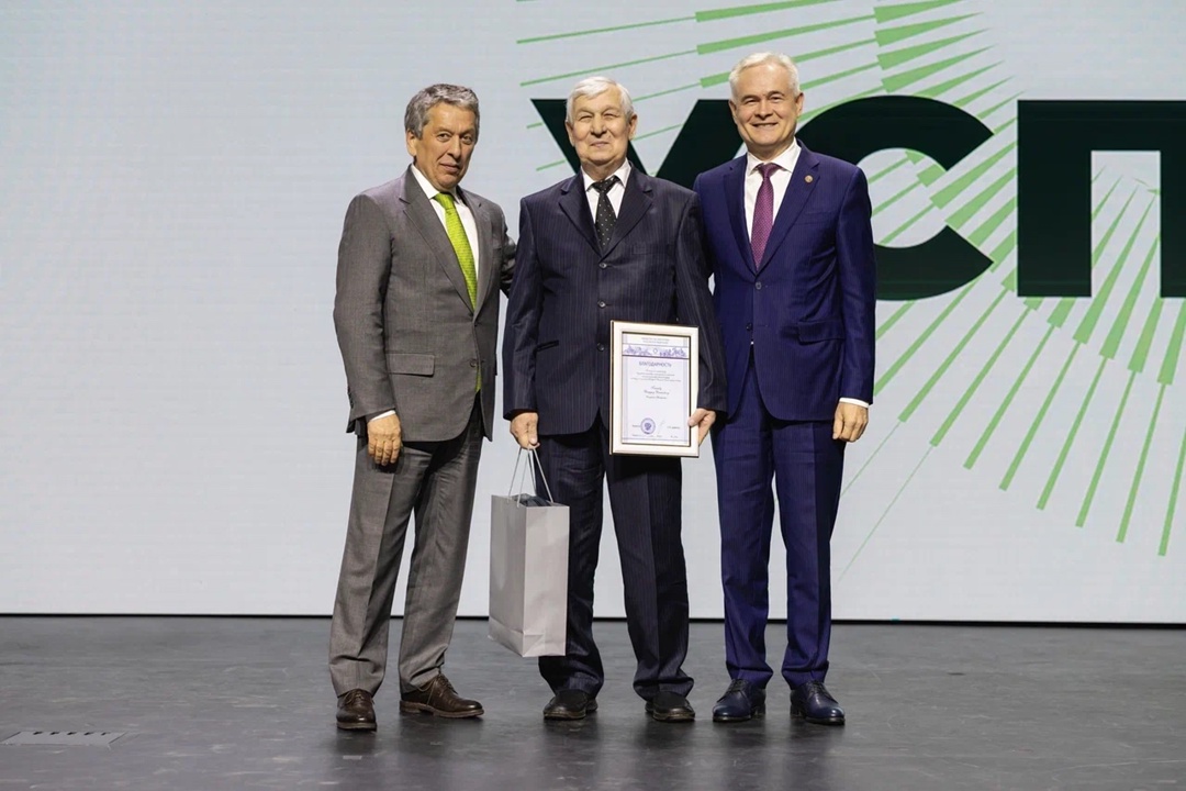 Заряжаем будущее вместе! По доброй традиции провели церемонию награждения «Энергия успеха». В тёплой, почти семейной обстановке мы чествовали порядка 100…