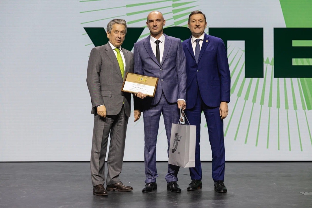 Заряжаем будущее вместе! По доброй традиции провели церемонию награждения «Энергия успеха». В тёплой, почти семейной обстановке мы чествовали порядка 100…