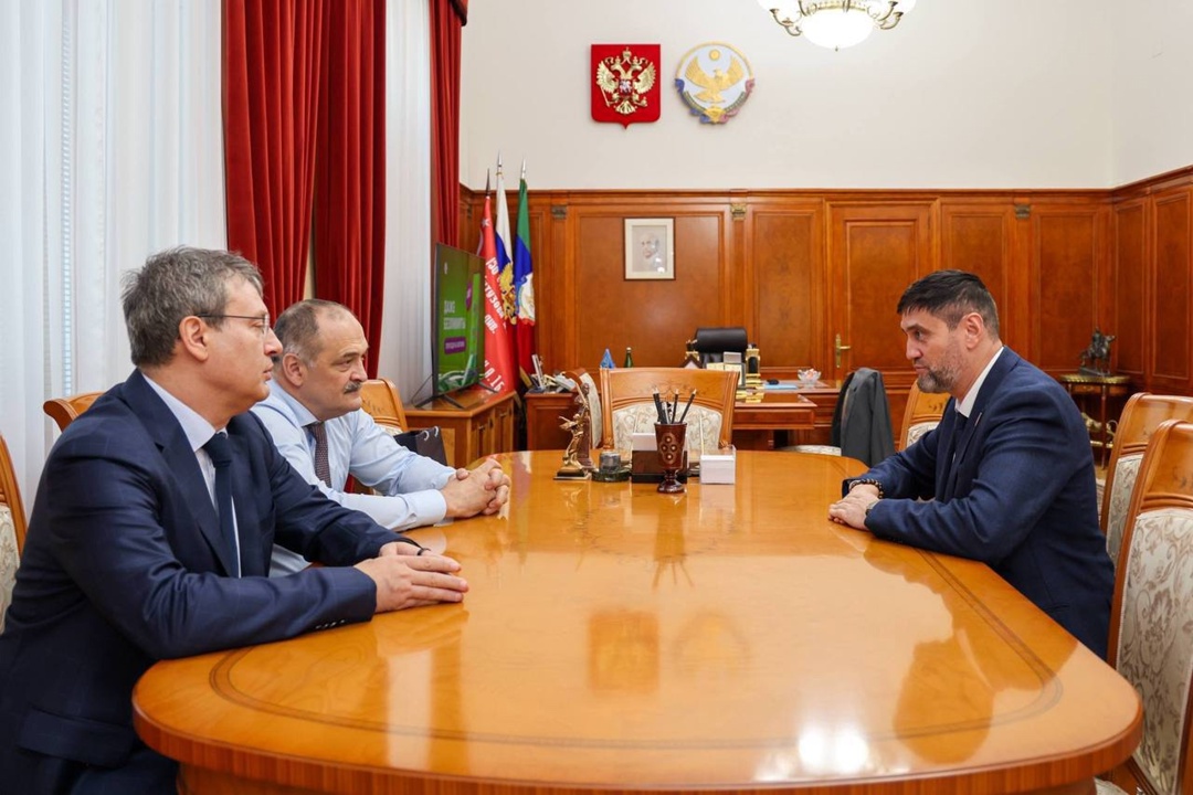 Петр Конюшенко совершил рабочую поездку в Республику Дагестан