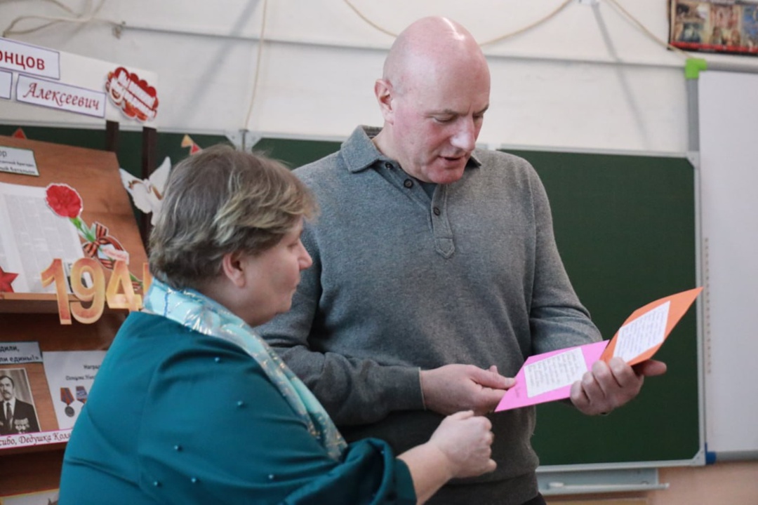 Дмитрий Чернышенко поздравил педагогов с профессиональным праздником – Днем учителя.