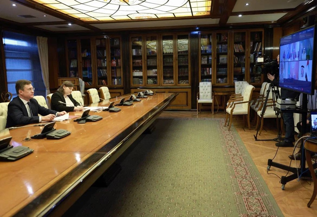 Александр Новак принял участие в заседании группы восьми стран ОПЕК+ .