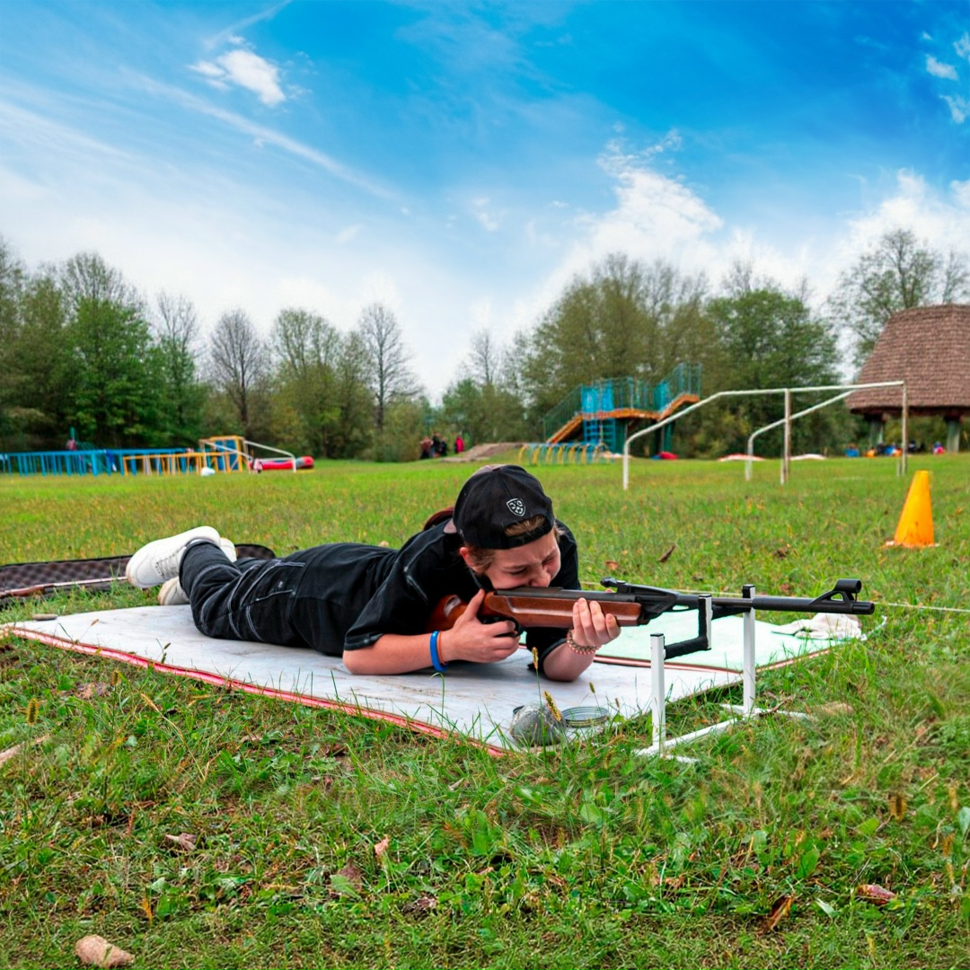 В палатке важны не только ткань или дуги, но также место, где она стоит. Опытные туристы знают: поставишь палатку на легком уклоне – и к утру сползешь в нижний…