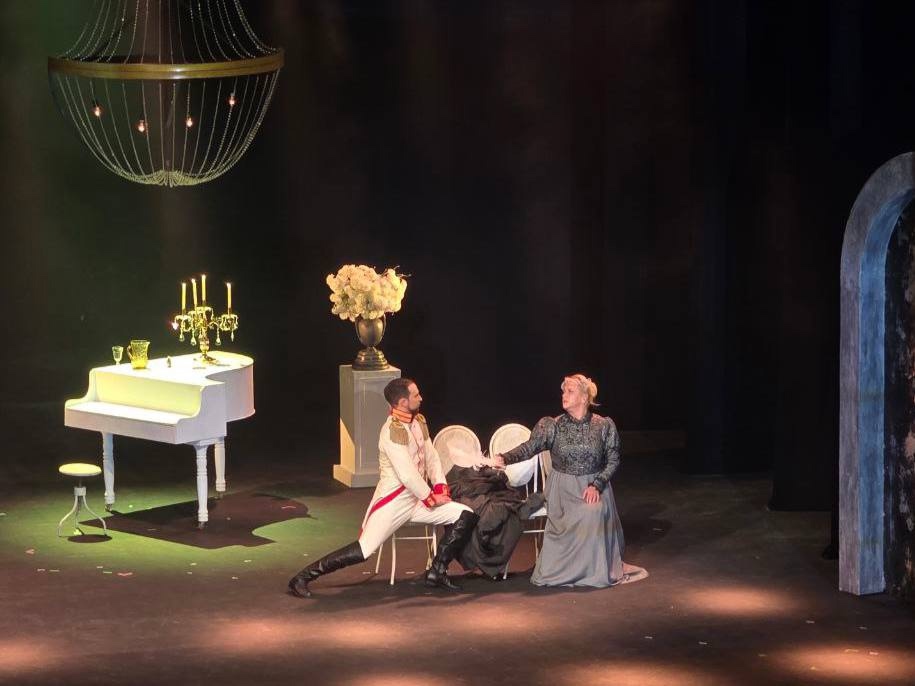 Театральные гастроли При поддержке ЛУКОЙЛа на сцене Малого театра в Когалыме выступила труппа Пермского ТЮЗа.