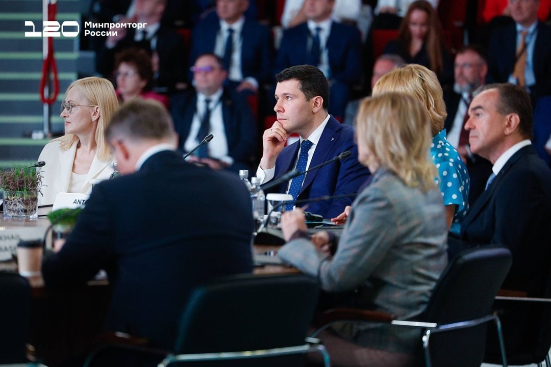 Антон Алиханов принял участие в деловой программе форума «БИОПРОМ»