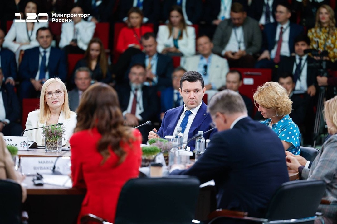 Антон Алиханов принял участие в деловой программе форума «БИОПРОМ»