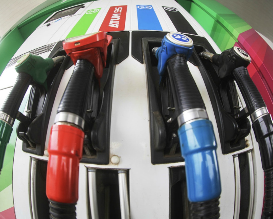 Лидер ЛДПР Леонид Слуцкий предложил компенсировать сельхозпроизводителям 20% годовых затрат на топливо, партия готовит соответствующее письмо в правительство,…