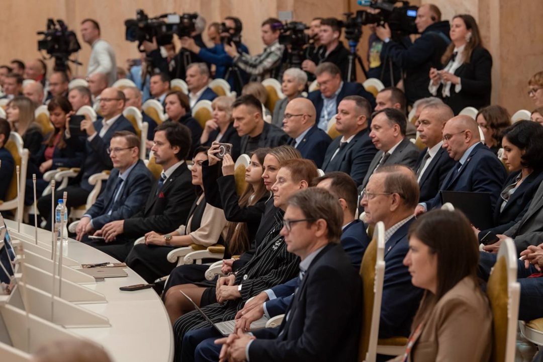 Глава Минобрнауки Валерий Фальков выступил на пленарной сессии «Стратегические приоритеты Российской Федерации в Арктике» в Санкт-Петербурге.