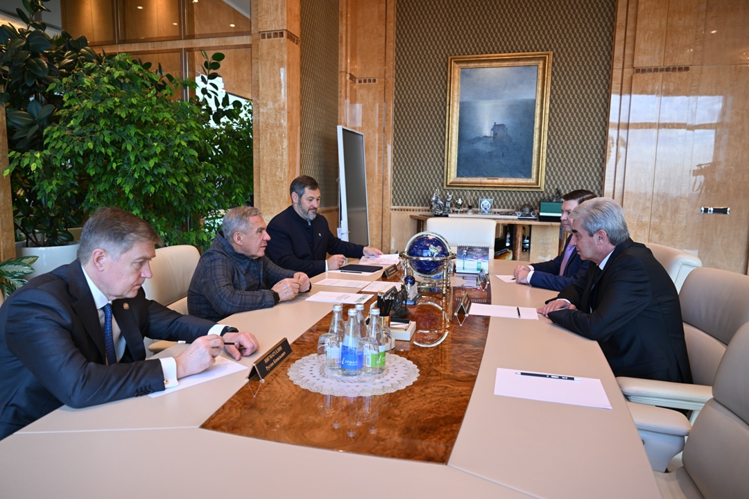 В рамках рабочей поездки в Казань Руководитель Федеральной службы по экологическому, технологическому и атомному надзору Александр Трембицкий встретился с…