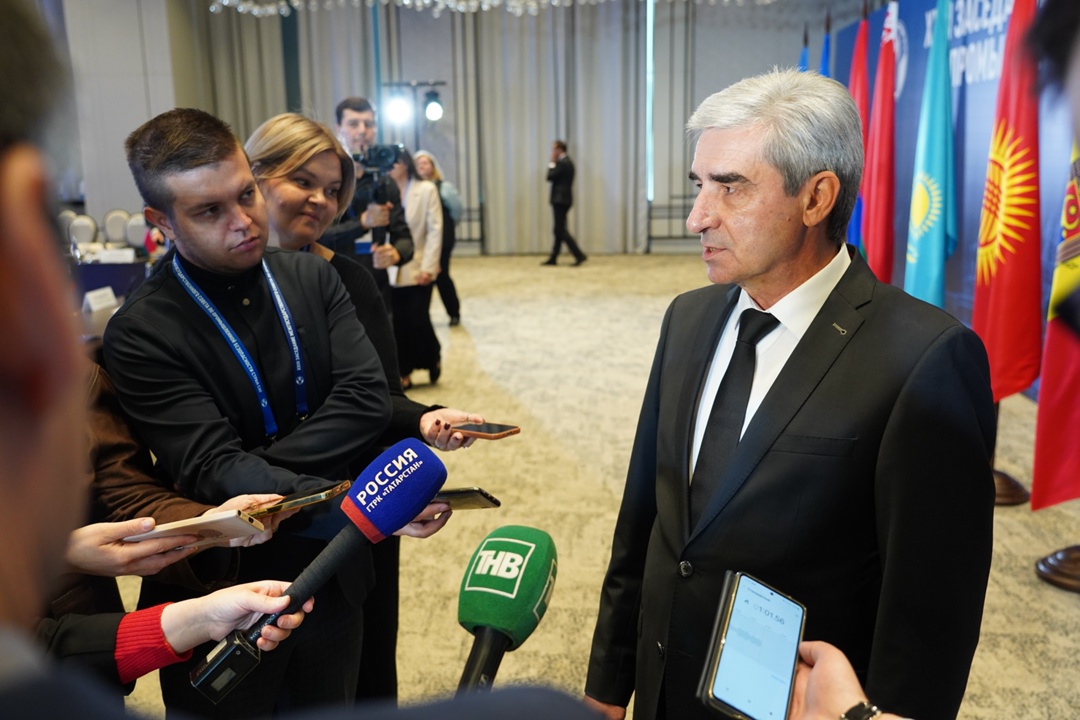 В рамках работы XXIII заседания Международного совета по промышленной безопасности руководители делегаций надзорных ведомств стран СНГ поделились информацией…