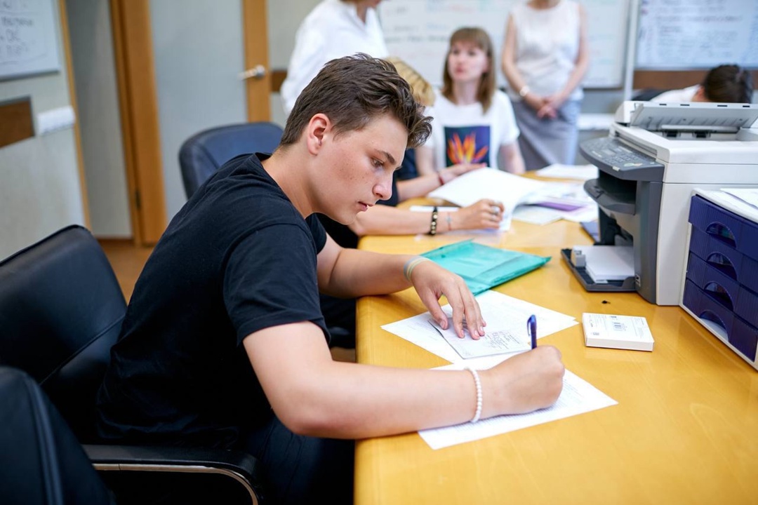 Начало нефтяной карьеры Ухтинский НПЗ принял на работу четверокурсников Горно-нефтяного колледжа Индустриального института УГТУ.