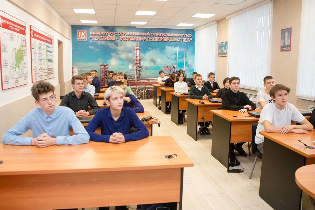 Начало нефтяной карьеры Ухтинский НПЗ принял на работу четверокурсников Горно-нефтяного колледжа Индустриального института УГТУ.
