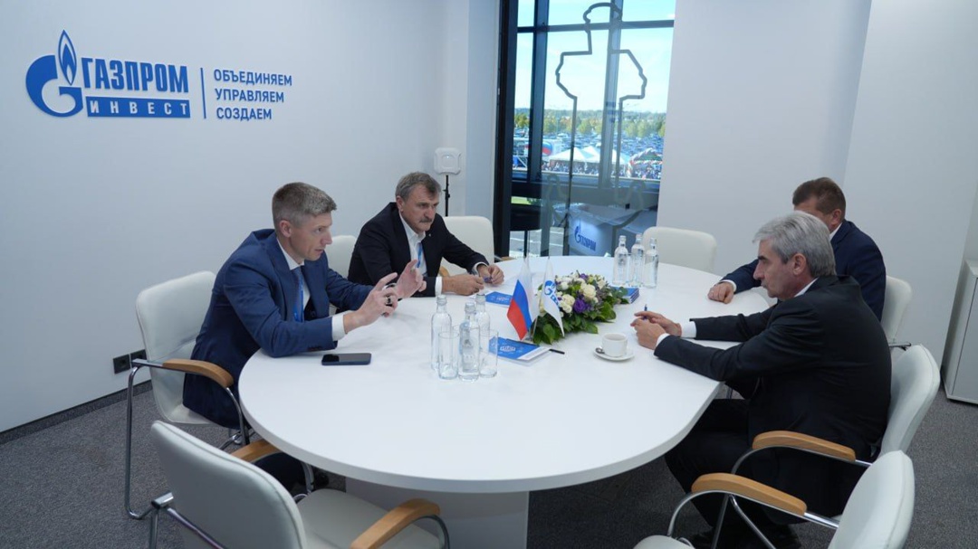 Делегация Ростехнадзора во главе с руководителем ведомства Александром Трембицким начала работу на XIV Петербургском международном газовом форуме.