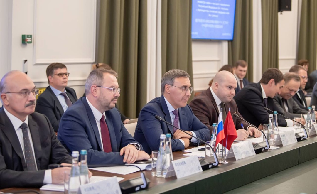 Валерий Фальков провел встречу с президентом Китайской академии наук Хоу Цзяньгоу.