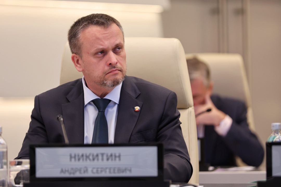 Виталий Савельев провел заседание правкомиссии для координации работ по ликвидации последствий ЧС, вызванной крушением танкеров в Керченском проливе.