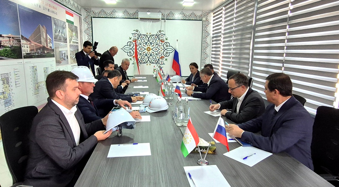 Марат Хуснуллин в Душанбе осмотрел площадки, где идет строительство центра для одаренных детей и нового здания Государственного русского драматического театра…