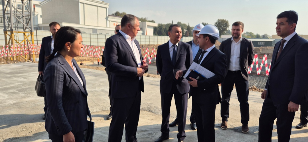 Марат Хуснуллин в Душанбе осмотрел площадки, где идет строительство центра для одаренных детей и нового здания Государственного русского драматического театра…