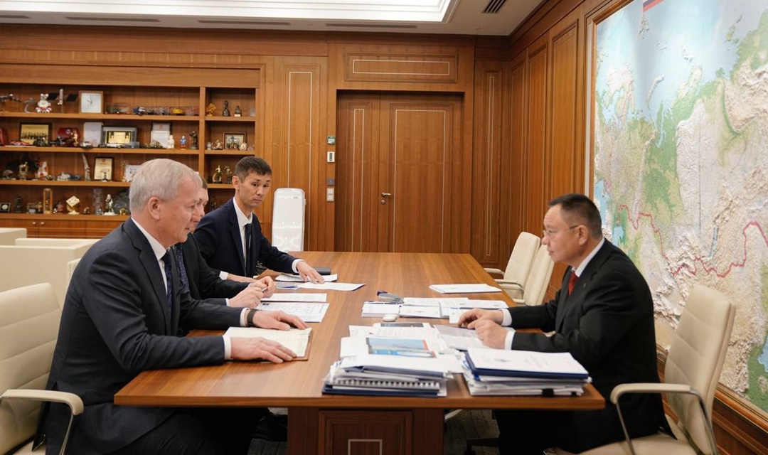 Министр строительства и ЖКХ РФ Ирек Файзуллин провел рабочую встречу с Генеральным директором Судебного департамента при Верховном Суде РФ Владиславом Ивановым