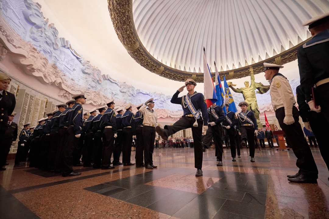 Гюйсы на плечах новых курсантов РУТ