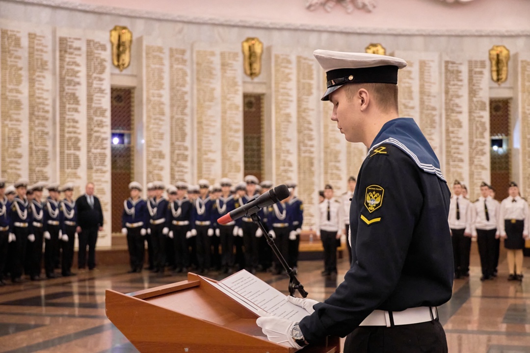 Гюйсы на плечах новых курсантов РУТ