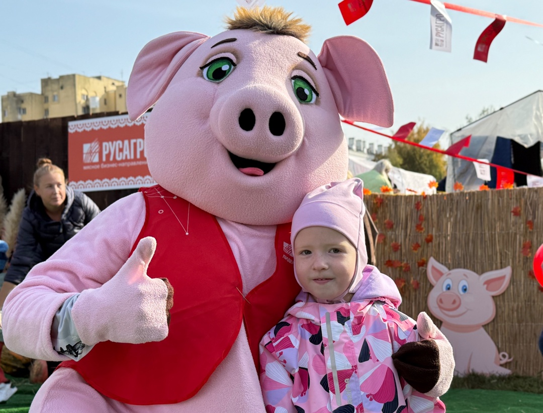 Чья площадка самая яркая? Мясного бизнеса «Русагро»!
Где самый вкусный шашлык? В алом шатре Мясного бизнес-направления