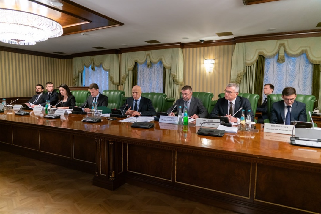 Юрий Трутнев провел заседание президиума правкомиссии по вопросам социально-экономического развития Дальнего Востока.