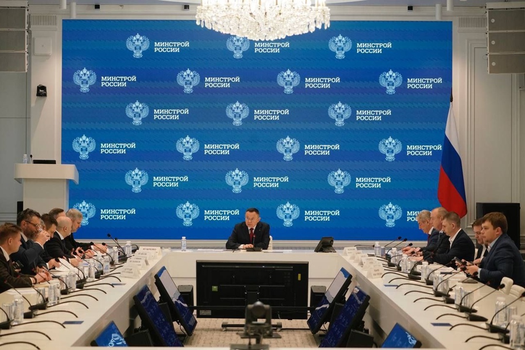 Глава Минстроя России Ирек Файзуллин провел рабочее совещание по вопросу капремонта здания Президиума Российской академии наук