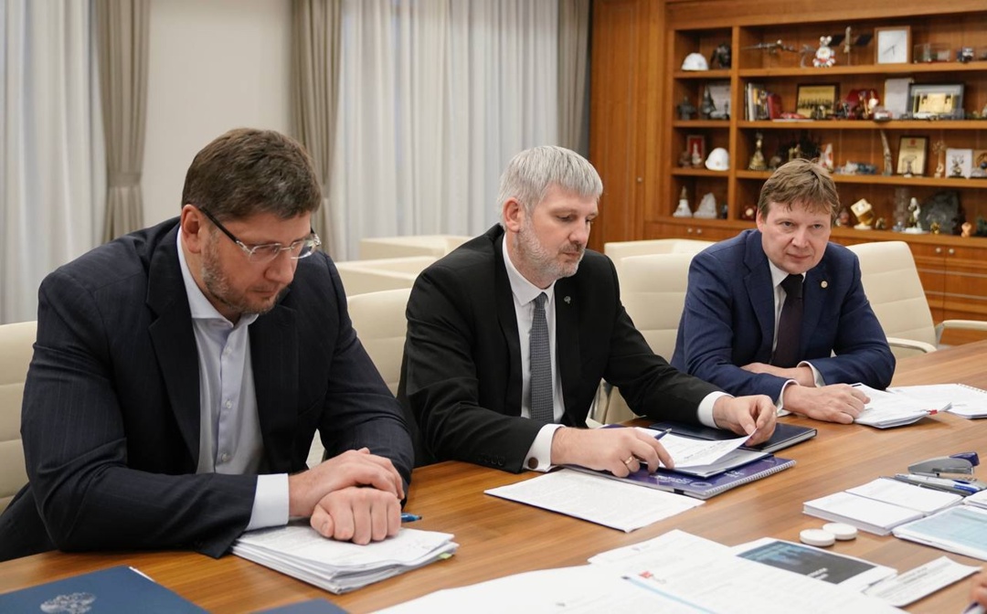 Министр строительства и ЖКХ РФ Ирек Файзуллин провел совещание по вопросам повышения качества строительных работ и совершенствования СРО