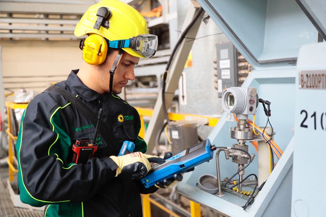 Новую рабочую неделю начинаем с Булатом Гайфуллиным — дежурным прибористом службы технического обслуживания оборудования КИПиА Нефтеперерабатывающего Комплекса…