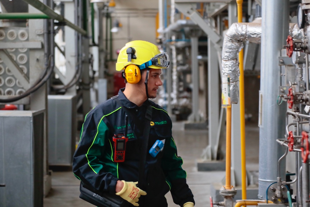 Новую рабочую неделю начинаем с Булатом Гайфуллиным — дежурным прибористом службы технического обслуживания оборудования КИПиА Нефтеперерабатывающего Комплекса…