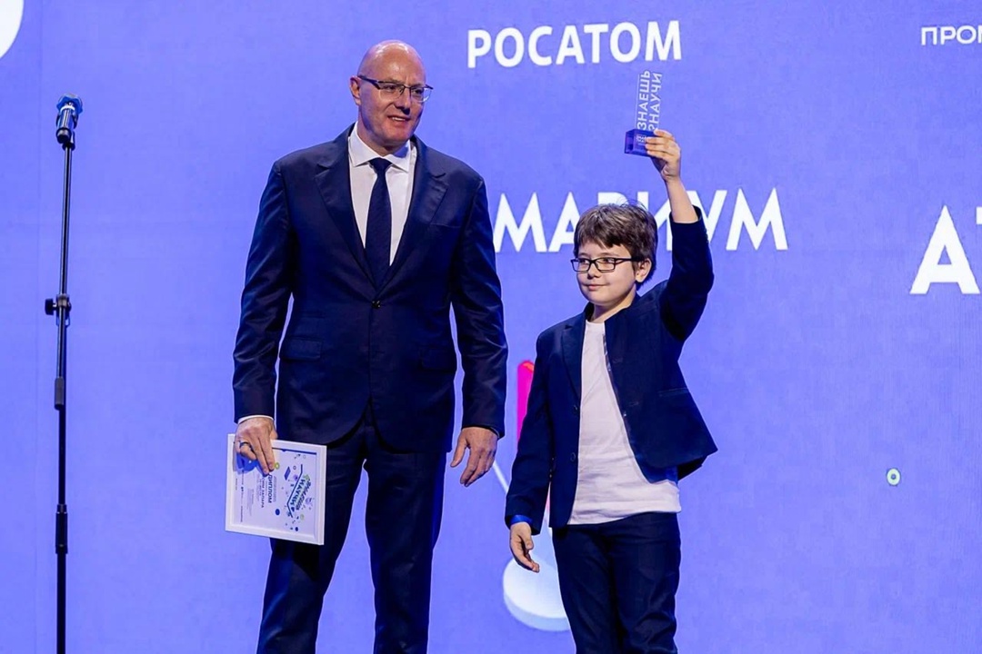 Дмитрий Чернышенко: За 4 сезона конкурса научно-популярного видео «Знаешь?Научи!» школьники прислали более 10 тыс. видеороликов.