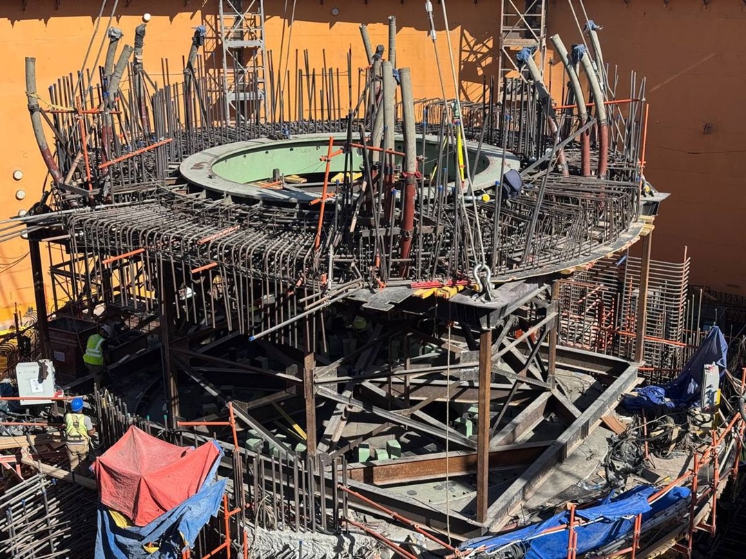 На первом энергоблоке АЭС «Эль-Дабаа» в Египте установлена упорная ферма — ключевой элемент шахты реактора.