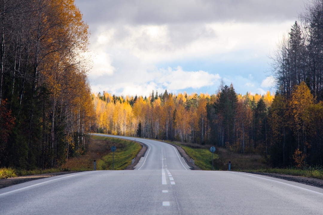 В преддверии Дня дорожника открыли сразу три крупных объекта — в Татарстане, Карелии и ХМАО-Югре