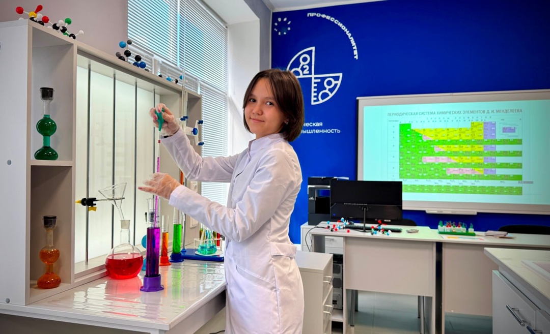 Дмитрий Чернышенко: Программа «Профессионалитет» уже объединила 1,5 тыс. образовательных организаций и 2,5 тыс. компаний-работодателей.