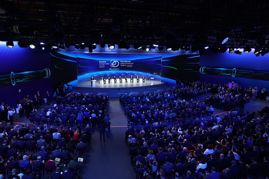 Александр Новак выступил на пленарной сессии «Создавая энергетику будущего» в рамках Российской энергетической недели.