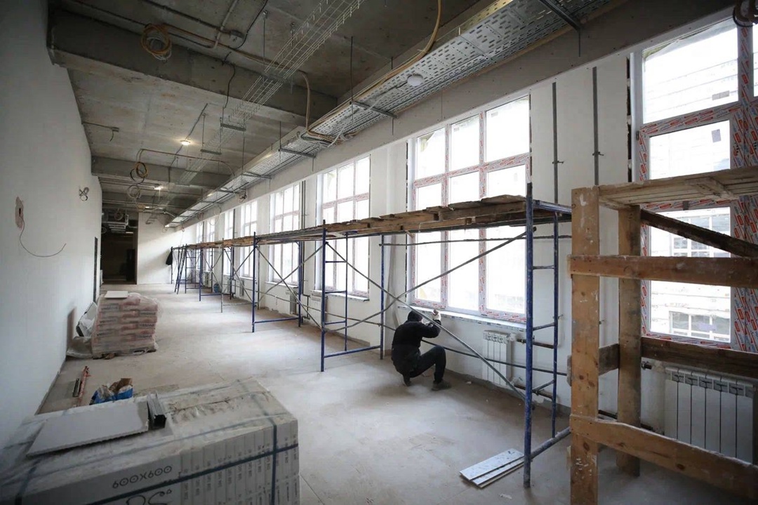 Мегашкола в Когалыме При поддержке ЛУКОЙЛа ведётся строительство школы нового поколения — с безбарьерной средой и высокотехнологичной учебной инфраструктурой.