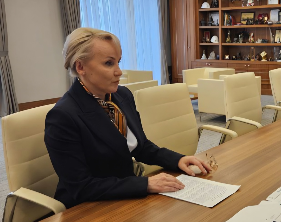 Глава Минстроя России провел рабочую встречу с губернатором Еврейской автономной области Марией Костюк