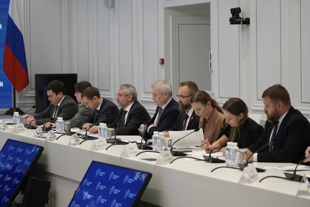 Глава Минстроя России Ирек Файзуллин провел заседание Российской части Межправительственной Российско-Лаосской комиссии по торгово-экономическому и…