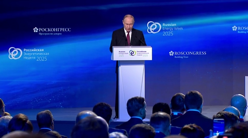 Во второй день работы VIII Международного форума «Российская энергетическая неделя» руководитель Ростехнадзора Александр Трембицкий посетил пленарную сессию…