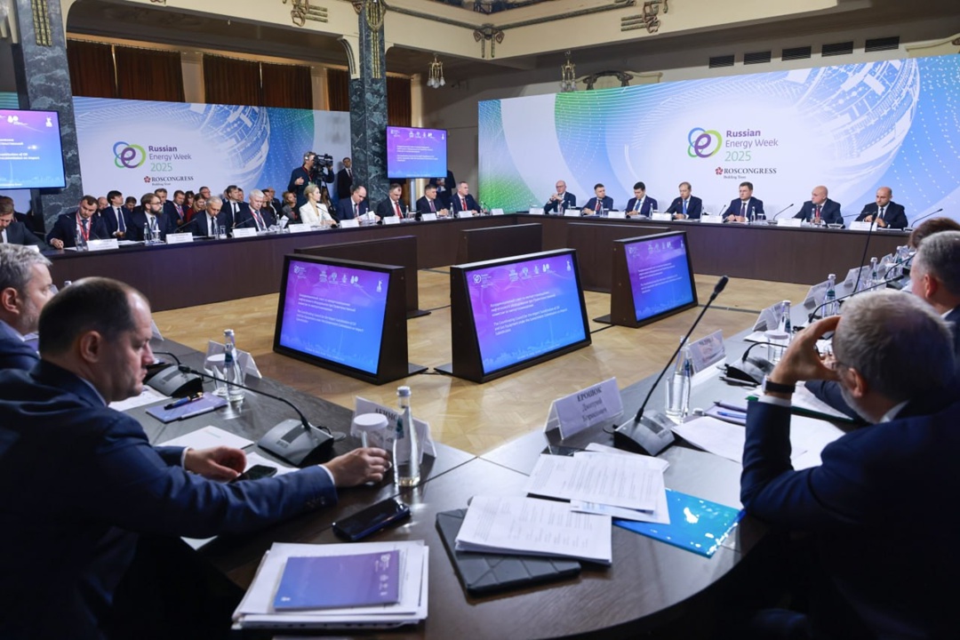 Во второй день работы VIII Международного форума «Российская энергетическая неделя» руководитель Ростехнадзора Александр Трембицкий посетил пленарную сессию…