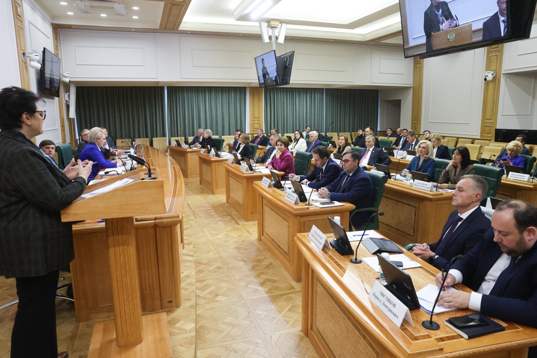 Лилия Гумерова: Совет Федерации вместе с Минпросвещения ведёт мониторинг обеспеченности качественными учебниками общеобразовательных учреждений в регионах