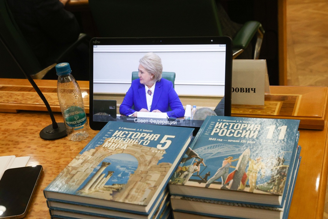 Лилия Гумерова: Совет Федерации вместе с Минпросвещения ведёт мониторинг обеспеченности качественными учебниками общеобразовательных учреждений в регионах