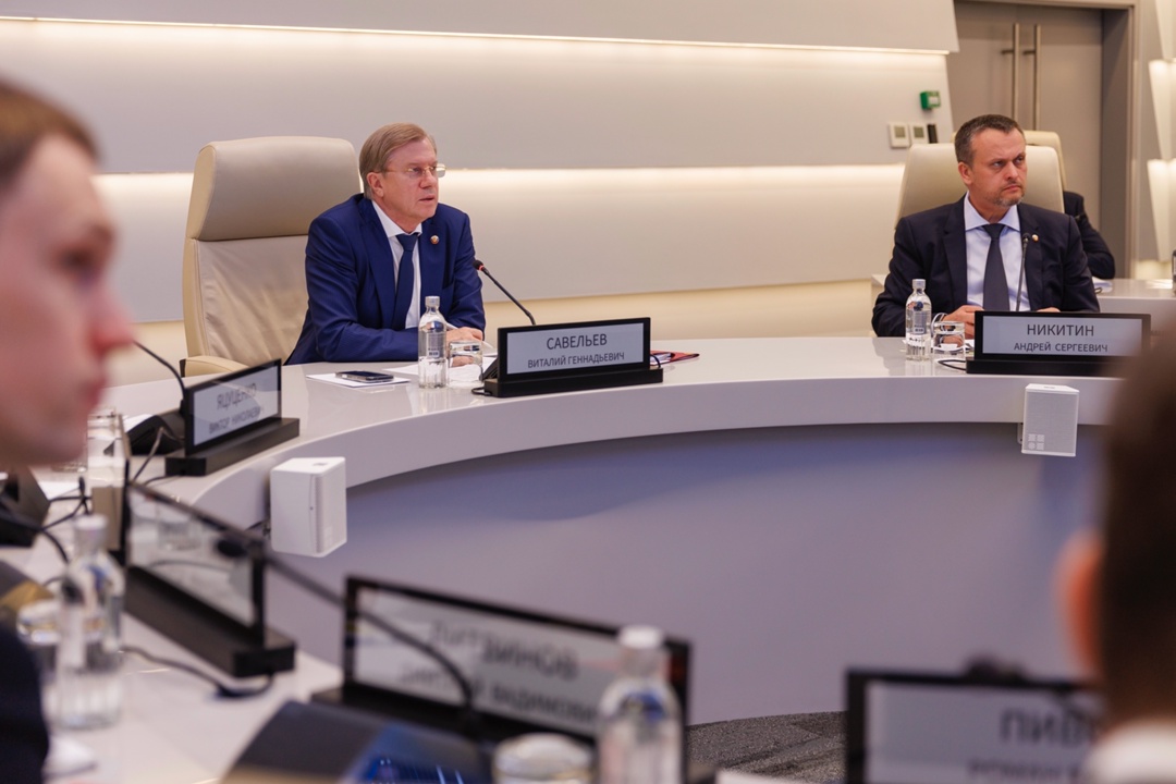 Виталий Савельев провел заседание правкомиссии для координации работ по ликвидации последствий ЧС, вызванной крушением танкеров в Керченском проливе.