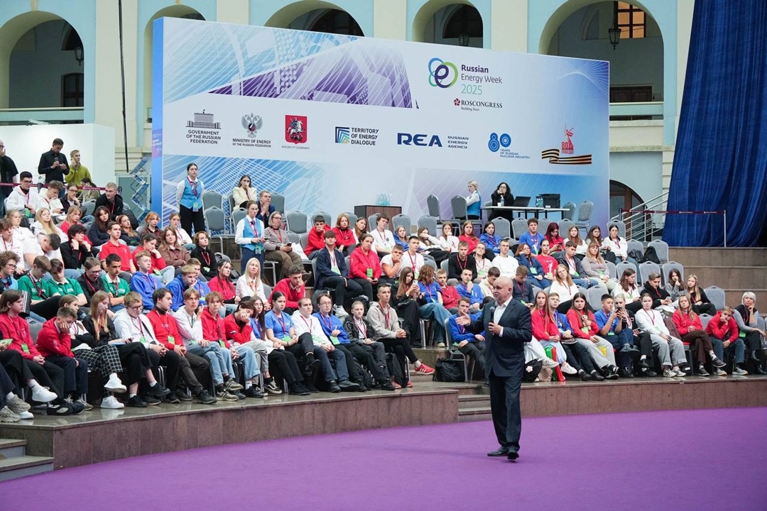 Сергей Цивилев встретился с активистами «Движения Первых» в рамках Российской энергетической недели