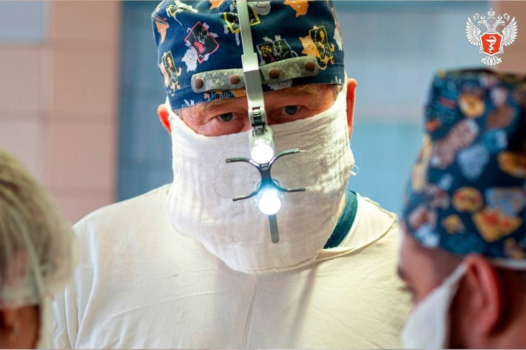 Курские врачи с помощью импланта спасли пациента с ранением сонной артерии