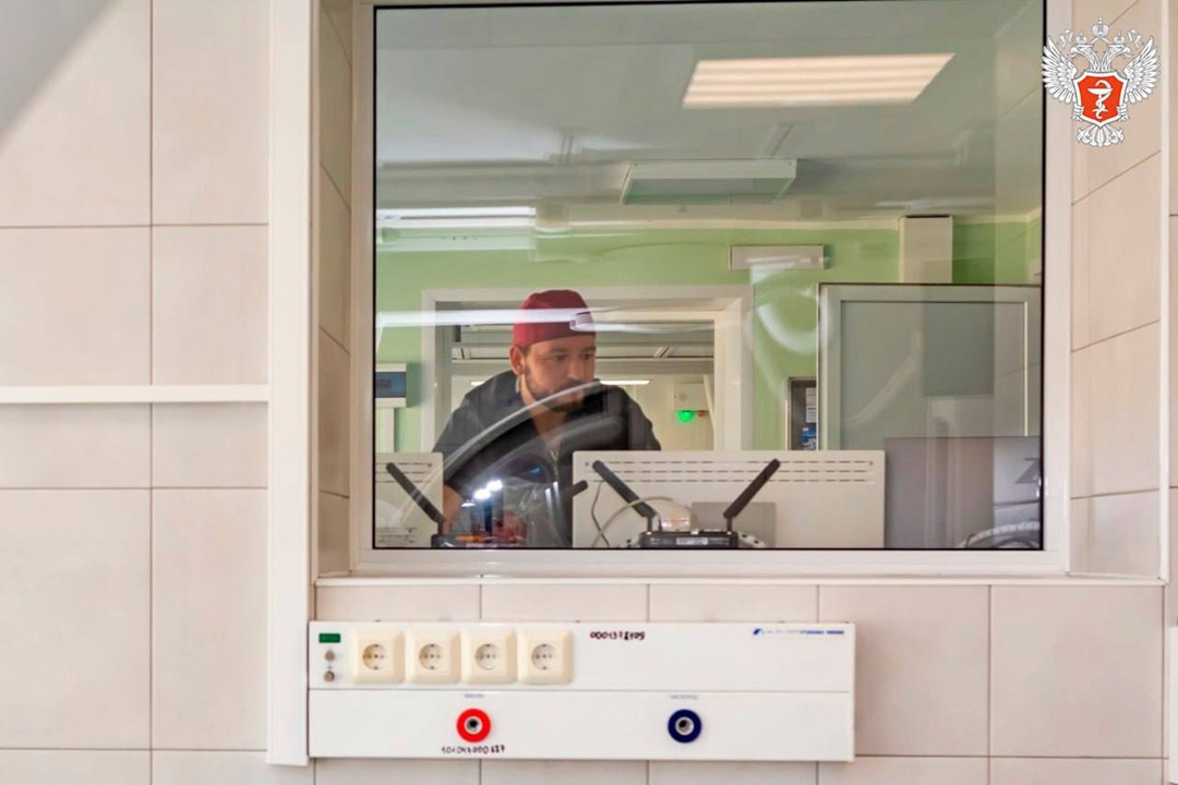 Курские врачи с помощью импланта спасли пациента с ранением сонной артерии