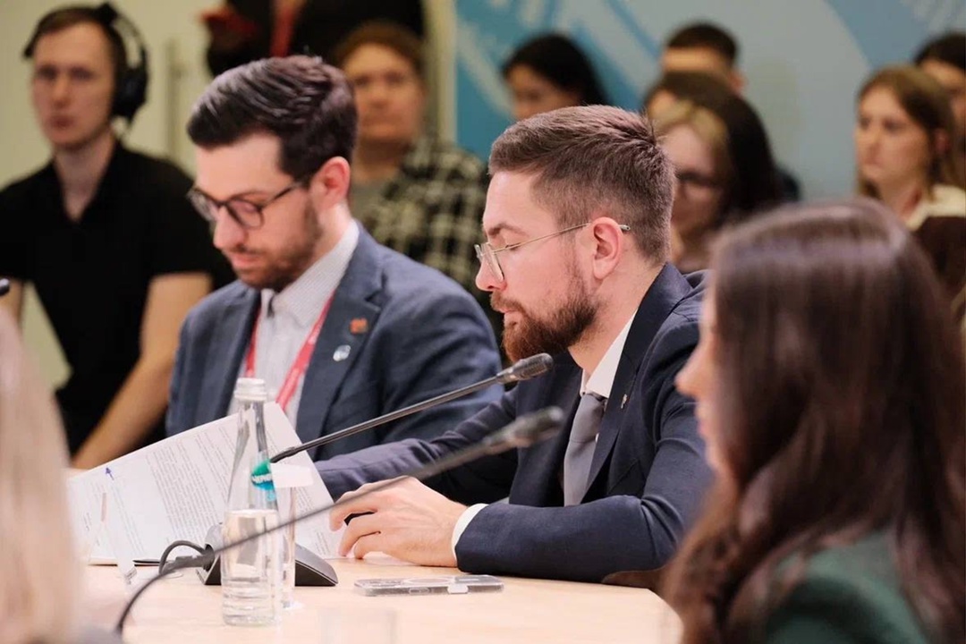 ️Эксперты корпоративного университета гидроэнергетики приняли участие в Молодежном дне #РЭН2025