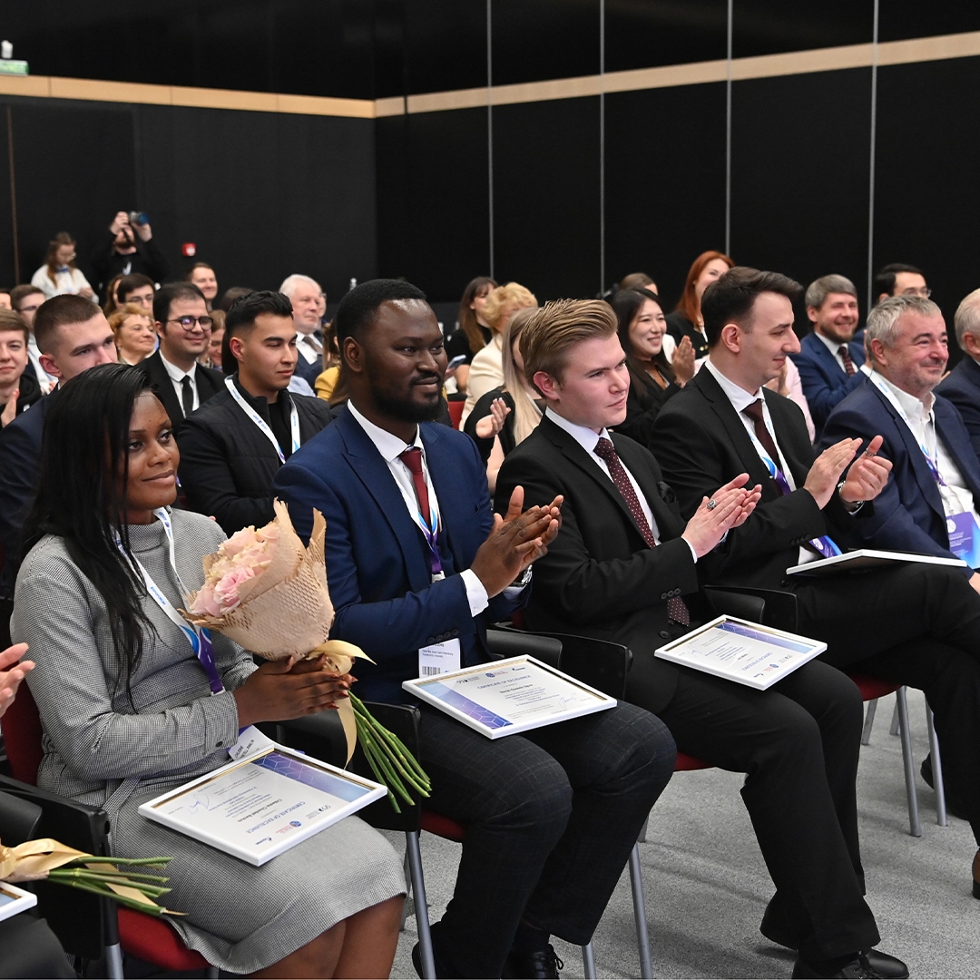 Они молоды. Смелы. Заряжены идеями. Таланты из 29 стран. Три месяца упорной работы, семь команд-финалисток