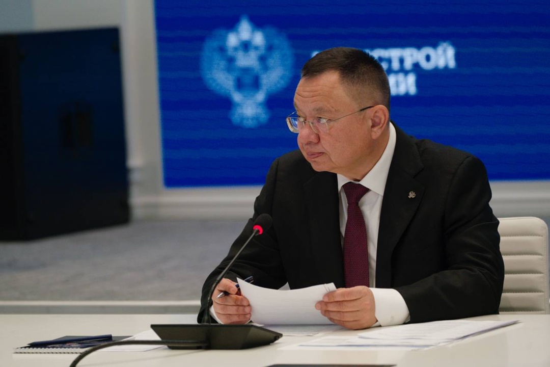 В Минстрое России прошло еженедельное оперативное совещание под председательством Министра строительства и ЖКХ РФ Ирека Файзуллина