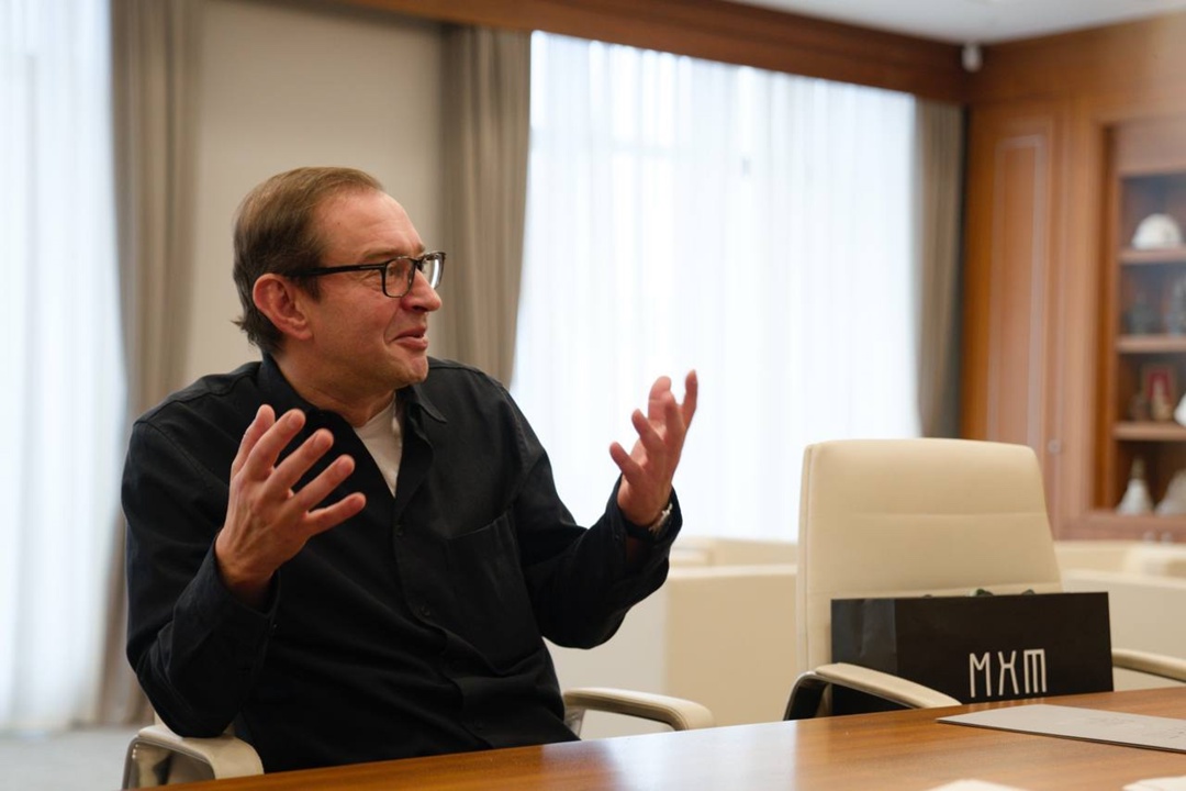 Глава Минстроя России Ирек Файзуллин провел рабочую встречу с художественным руководителем-директором МХТ имени А. П. Чехова Константином Хабенским