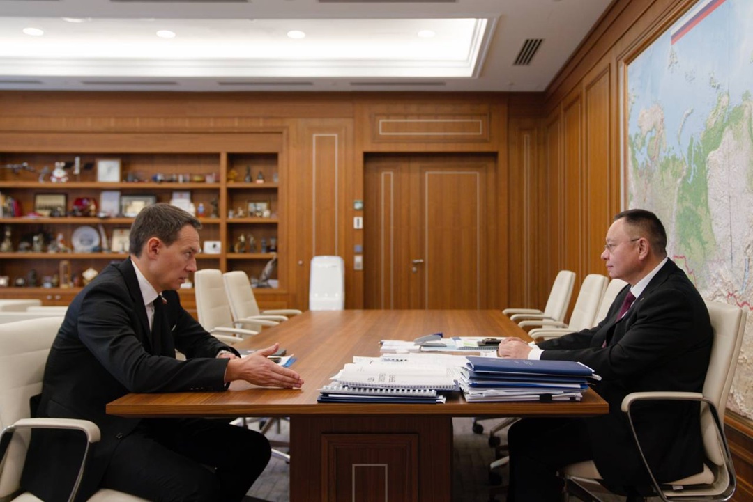 Глава Минстроя России Ирек Файзуллин провел рабочую встречу с сенатором РФ Тимуром Нагумановым